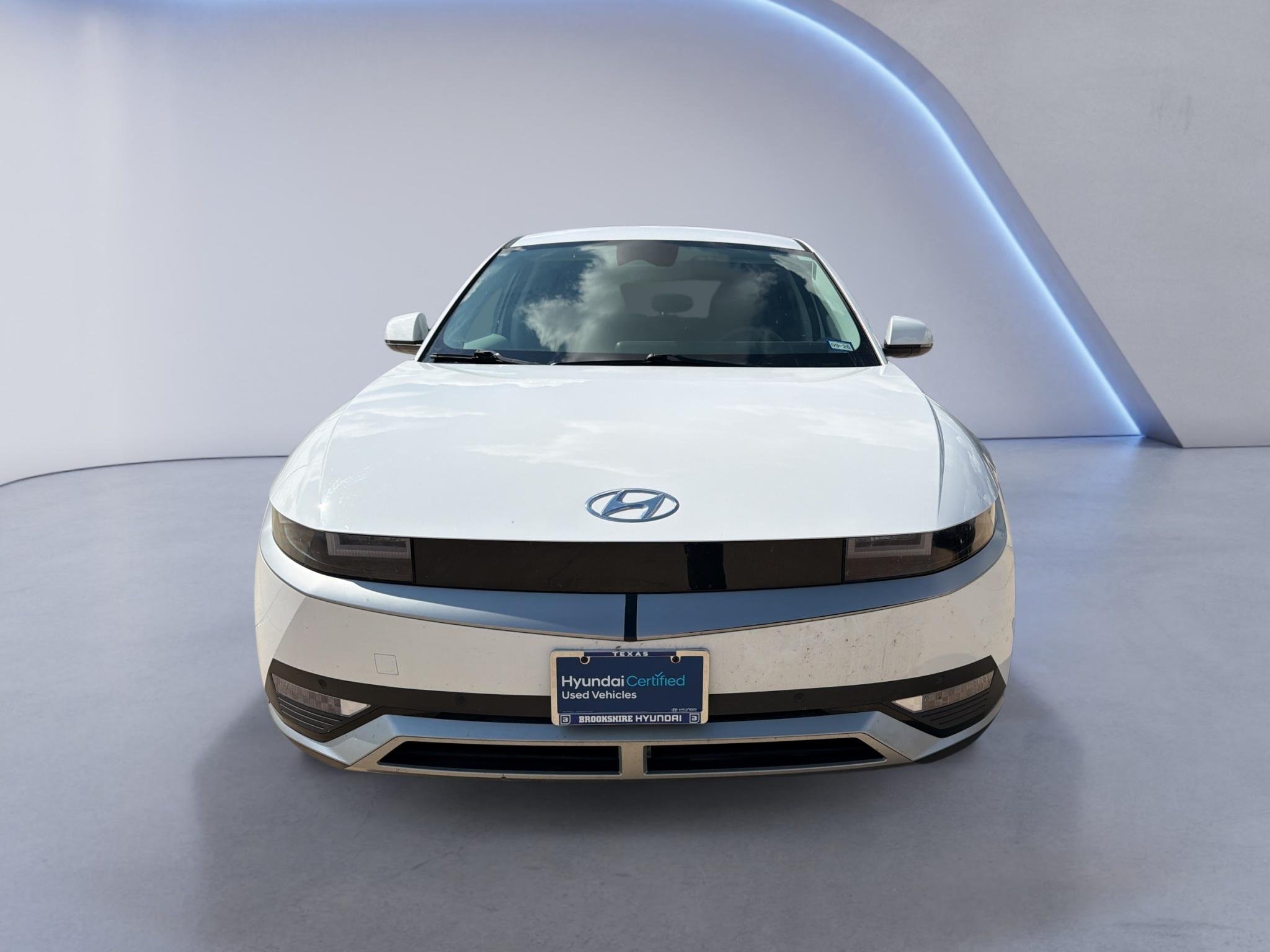Certified Used 2024 Atlas White Hyundai SEL image 2