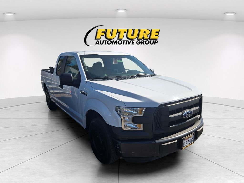 Used 2016 White Ford XL image 1