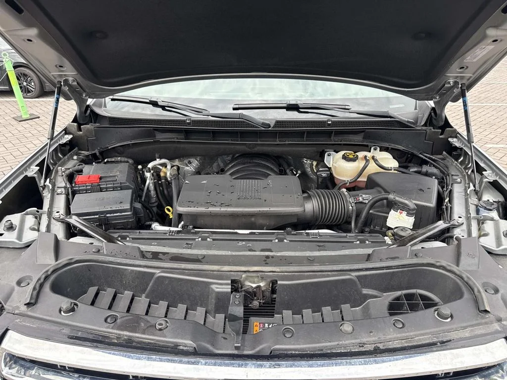 Used 2023 Silver GMC SLT image 10