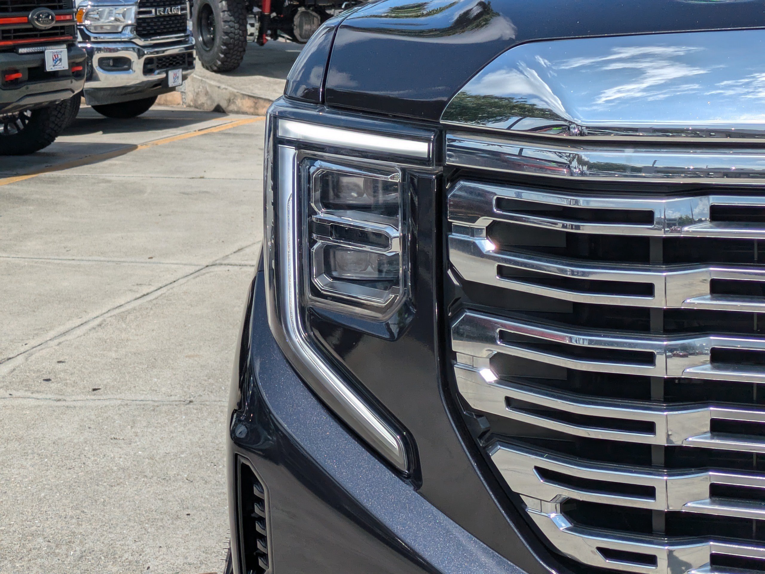 Used 2023 Titanium Rush Metallic GMC Denali image 9