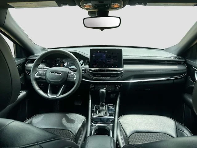 Used 2023 Gray Jeep Altitude image 24