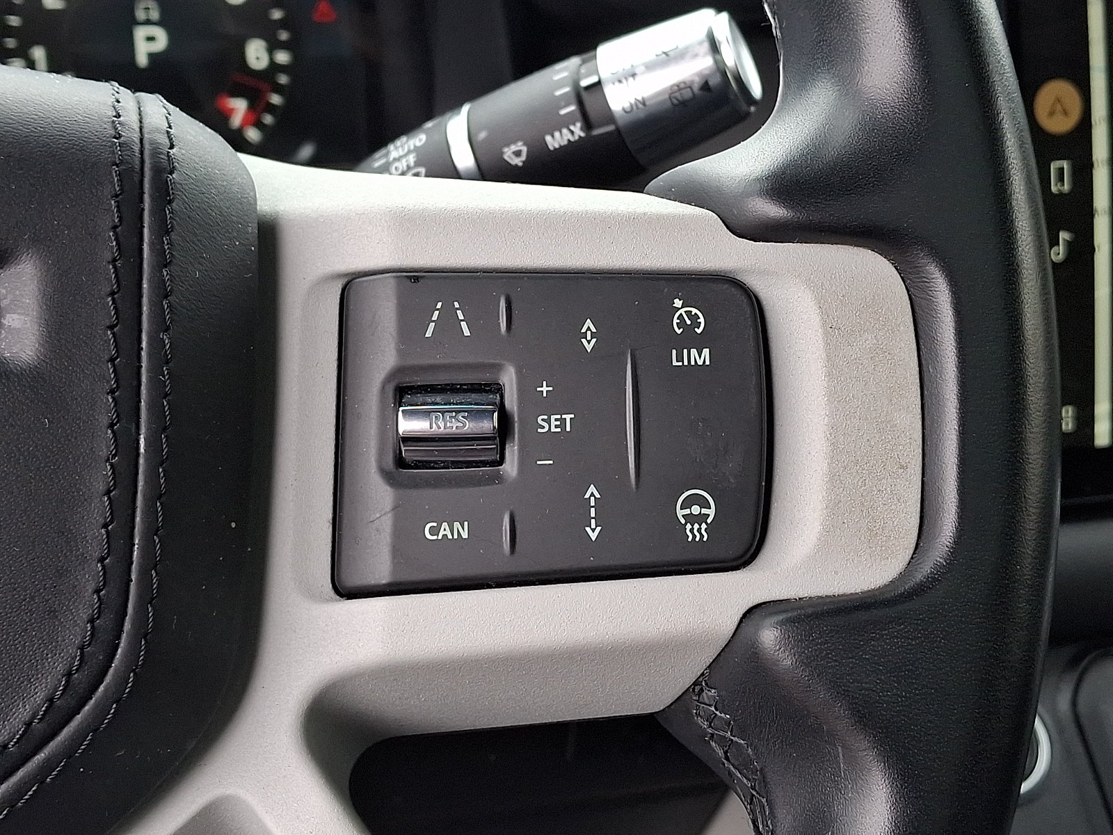 Used 2022 Fuji White - 1AA Land Rover 110 X-Dynamic HSE image 20