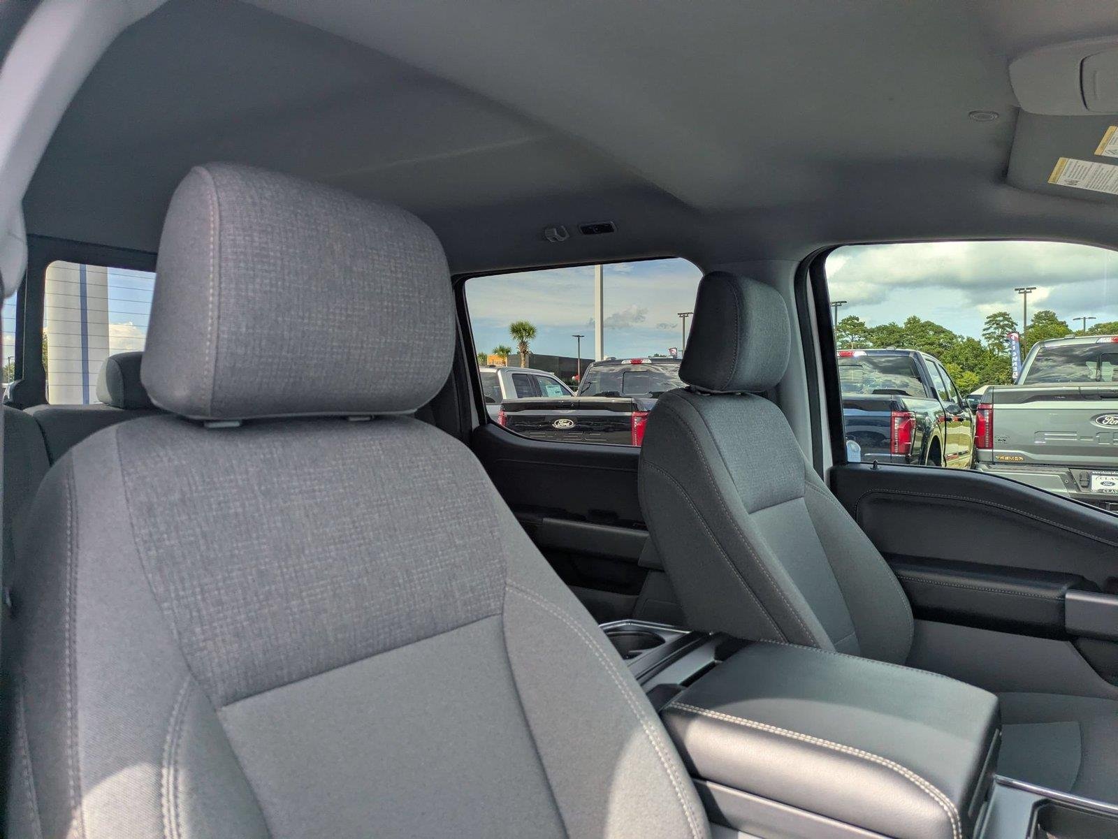 Used 2024 Oxford White FORD XLT image 35