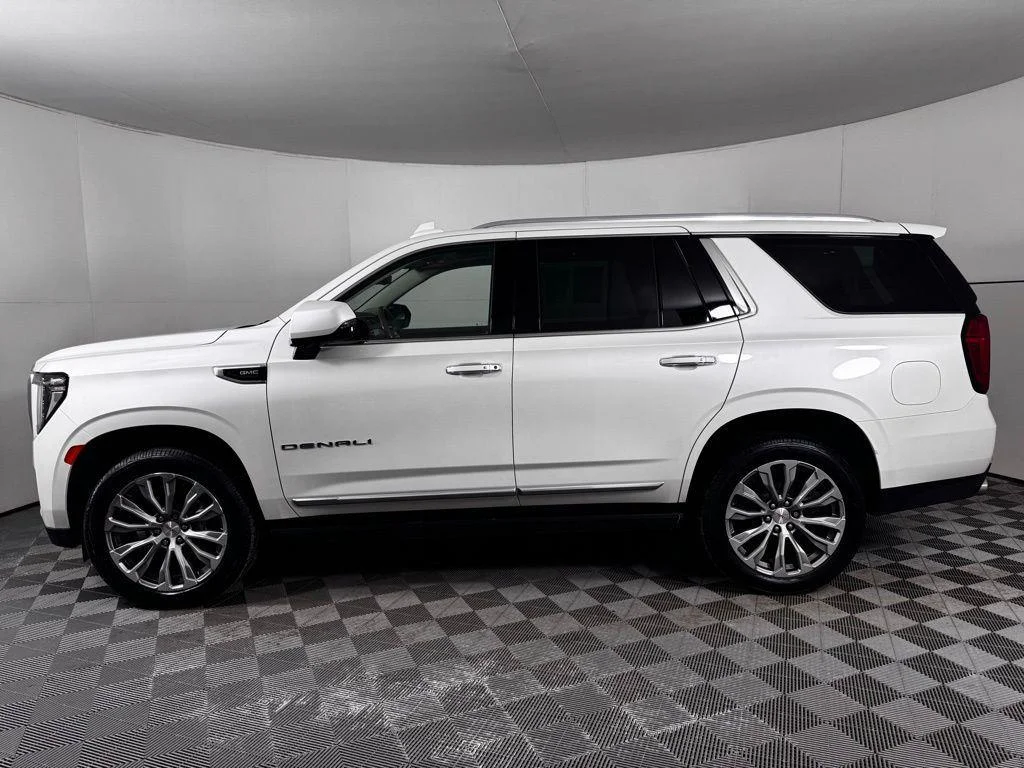 Used 2021 White Frost GMC Denali image 17