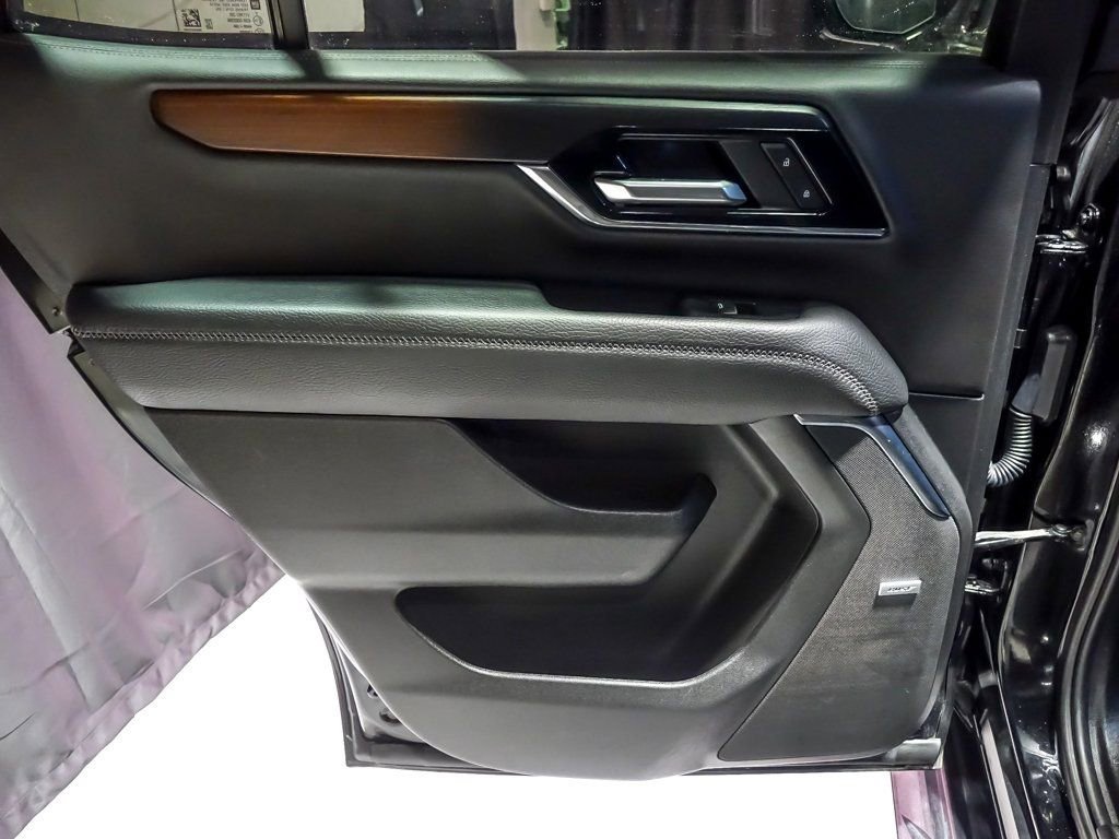 2025 GMC YUKON - Image 28