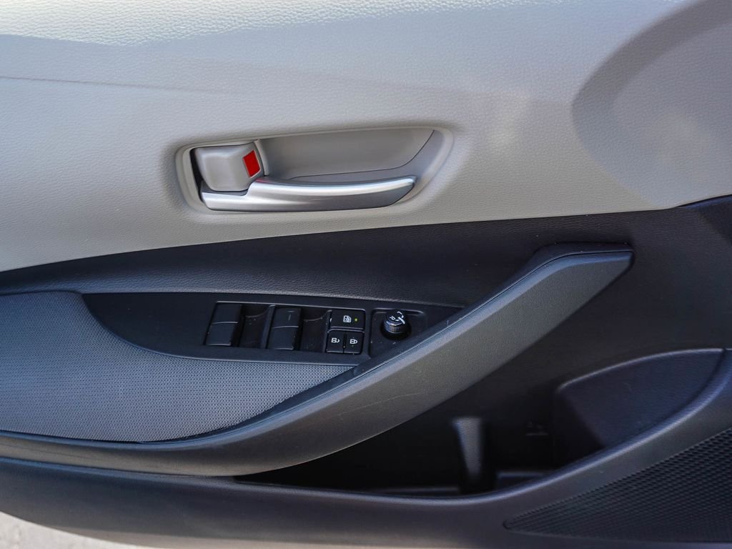 Used 2021 Silver Toyota LE image 18