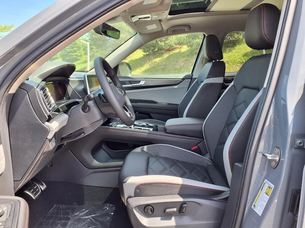 New 2026 Pure Gray Volkswagen Peak Edition image 7