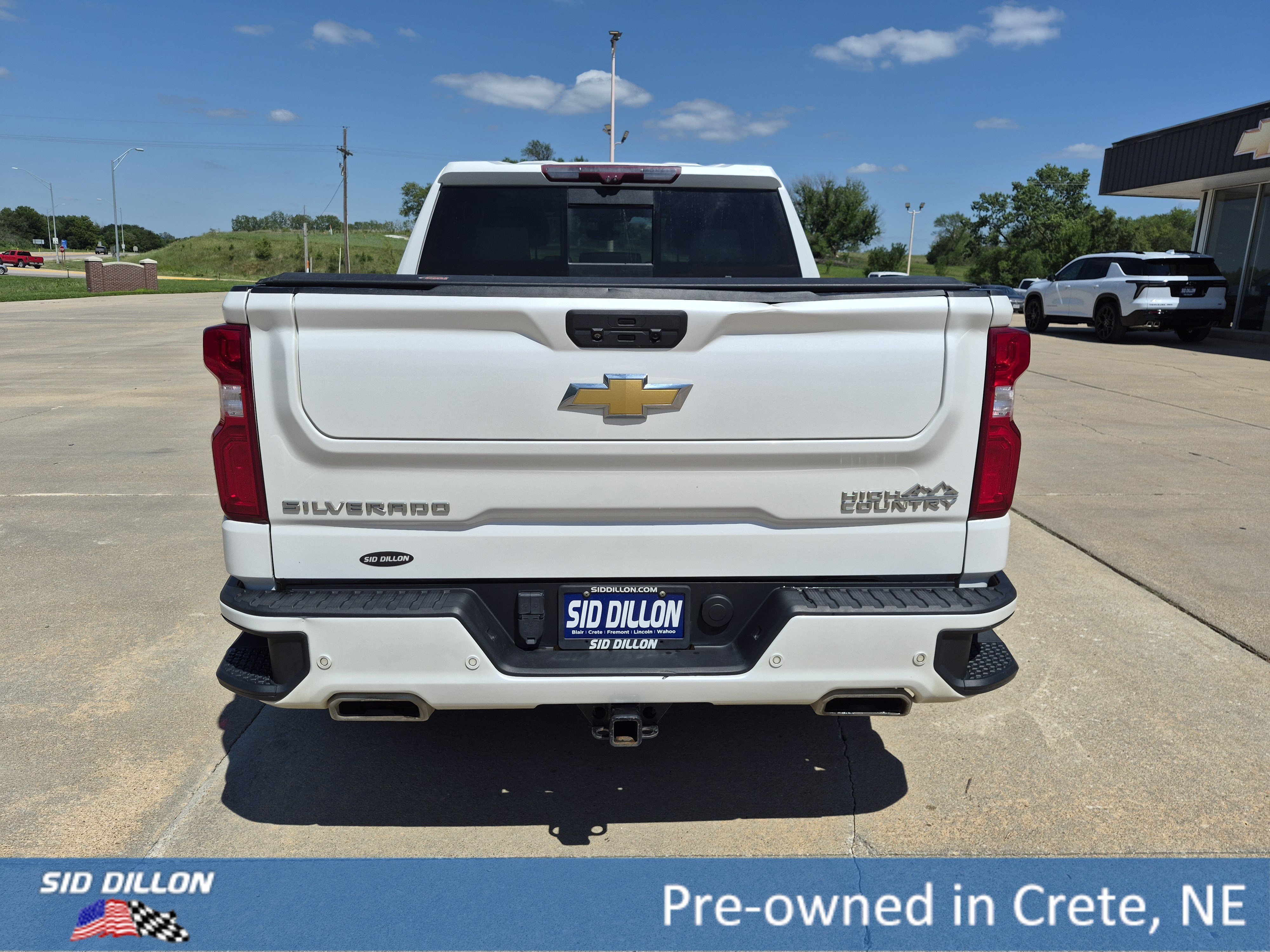 Used 2021 Iridescent Pearl Tricoat Chevrolet High Country image 17