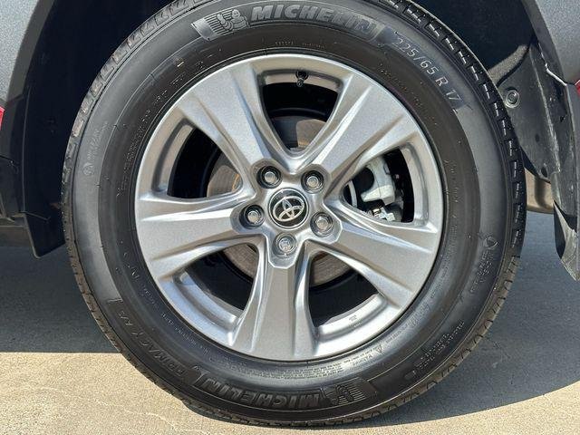 Certified Used 2025 RED MC. Toyota  image 31