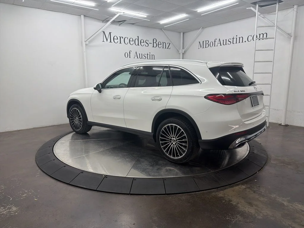 Used 2026 White Mercedes-Benz GLC 300 image 5