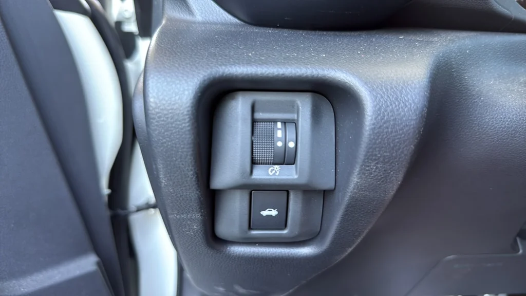 Used 2024 Crystal White Pearl Subaru Limited image 18