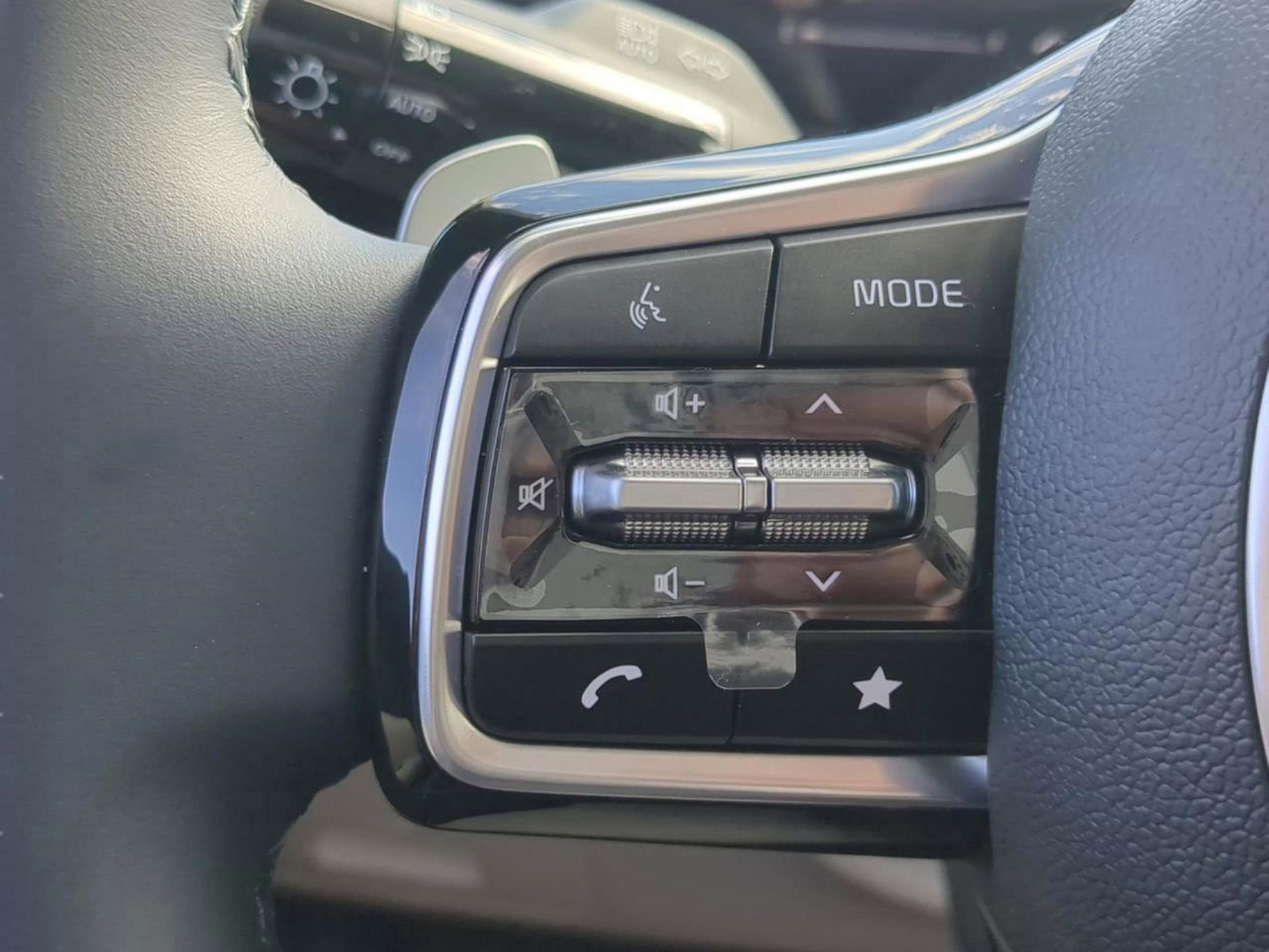 New 2026 Ivory Silver Kia EX image 31