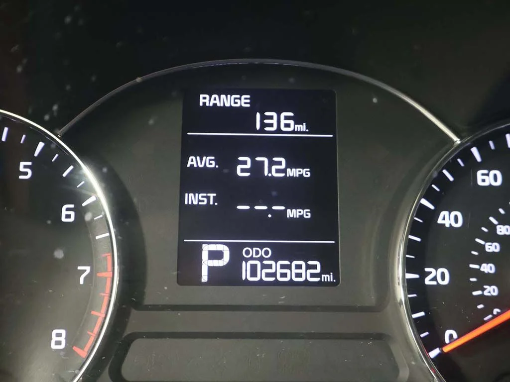 Used 2016 White Kia LX image 29
