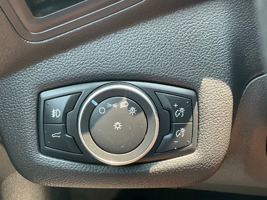 Used 2019 Magnetic Ford SE image 8