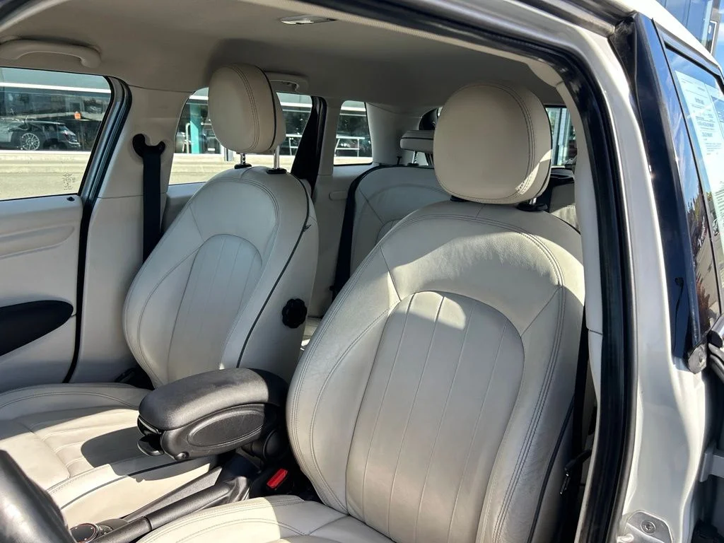 Used 2015 White MINI Base image 13