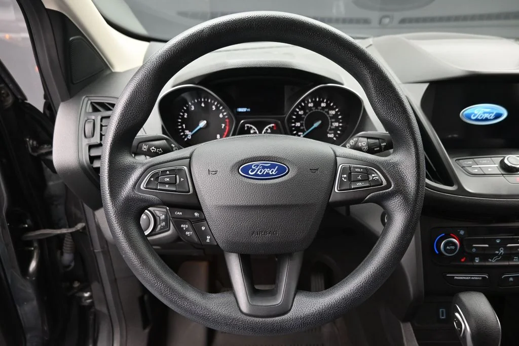 Used 2019 Gray Ford SE image 16