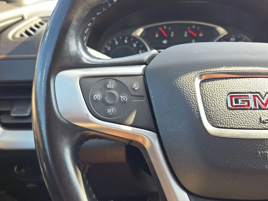 Used 2021 Gray GMC SLE image 25