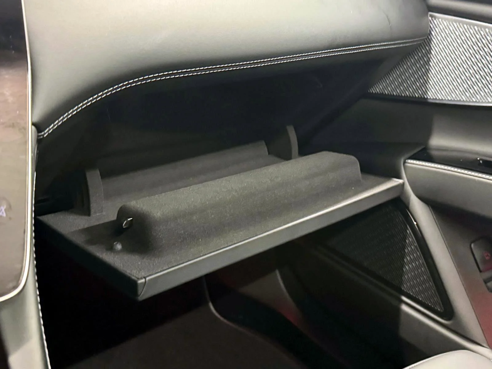 Used 2025 White Maserati  image 33
