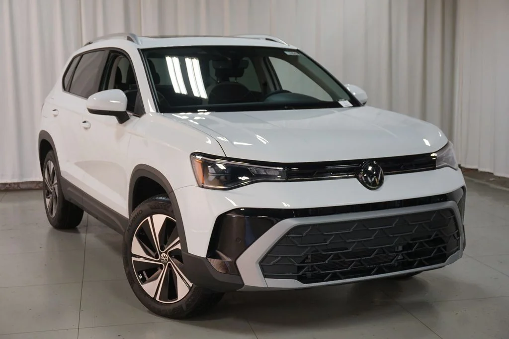 New 2026 Pure White Volkswagen 1.5T SE image 4