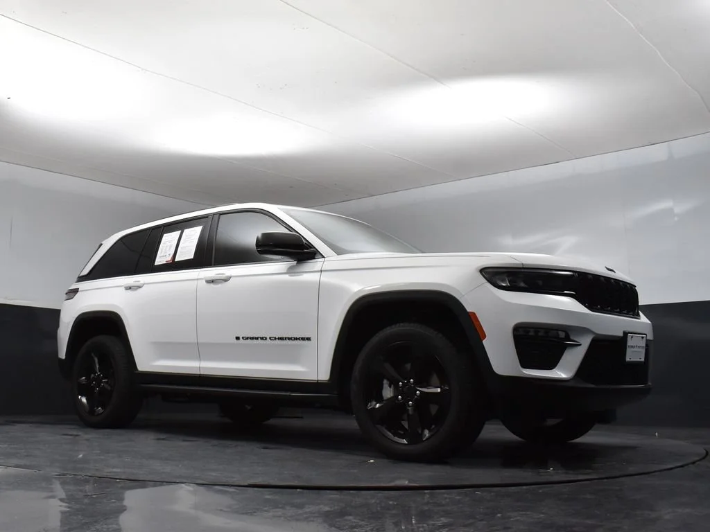 Certified Used 2023 White Jeep Limited image 28