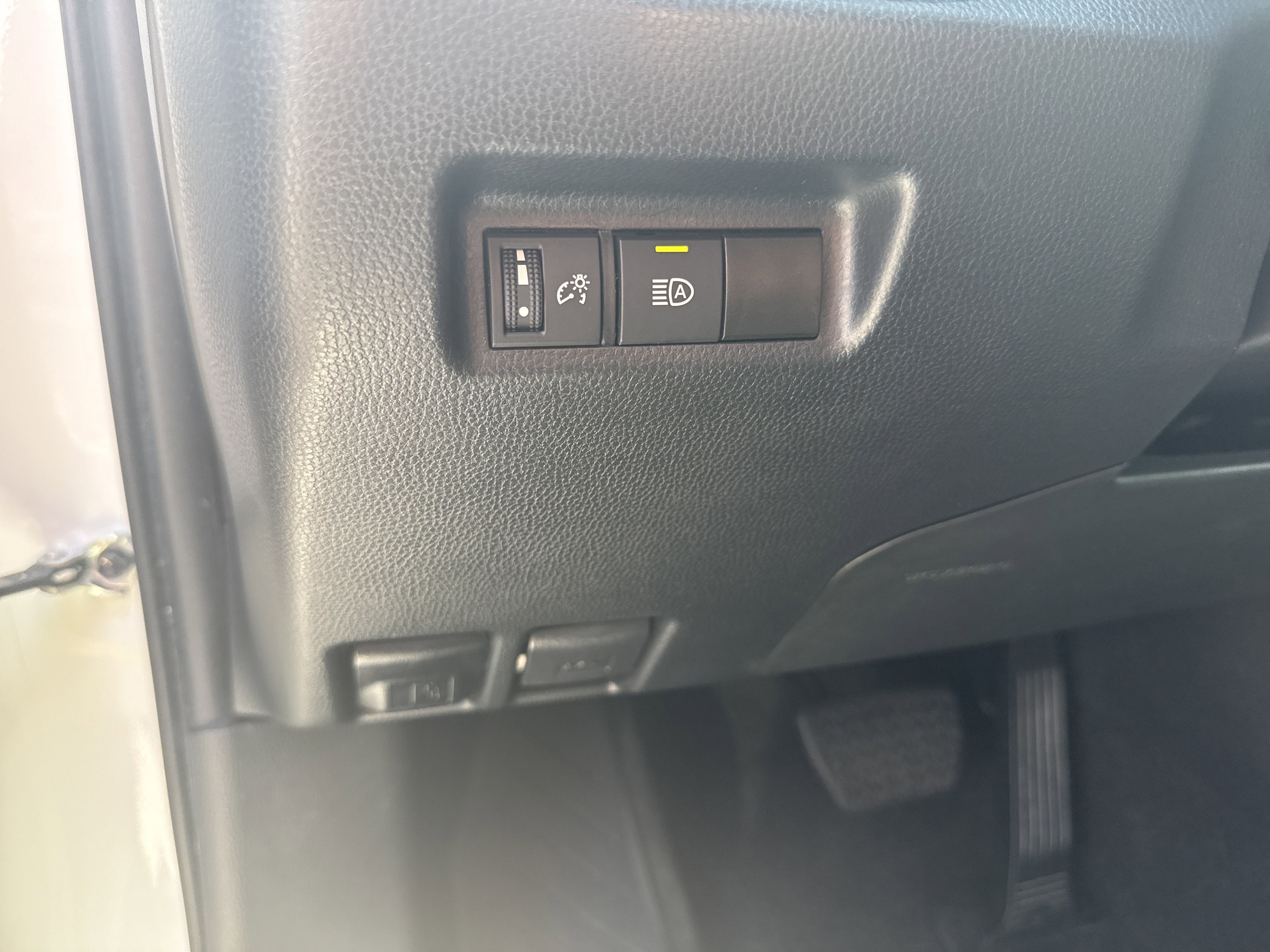 Used 2024 White Toyota XLE image 30
