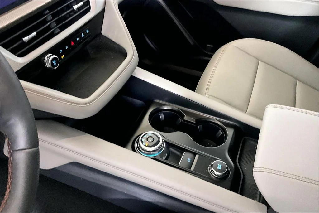 New 2026 Vapor Blue Metallic Ford Active image 8