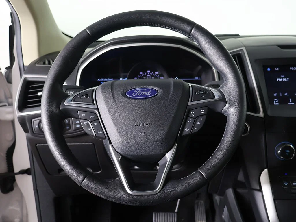Used 2019 White Ford SEL image 35