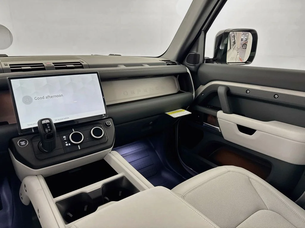 New 2026 Borasco Grey Land Rover X-Dynamic SE image 24