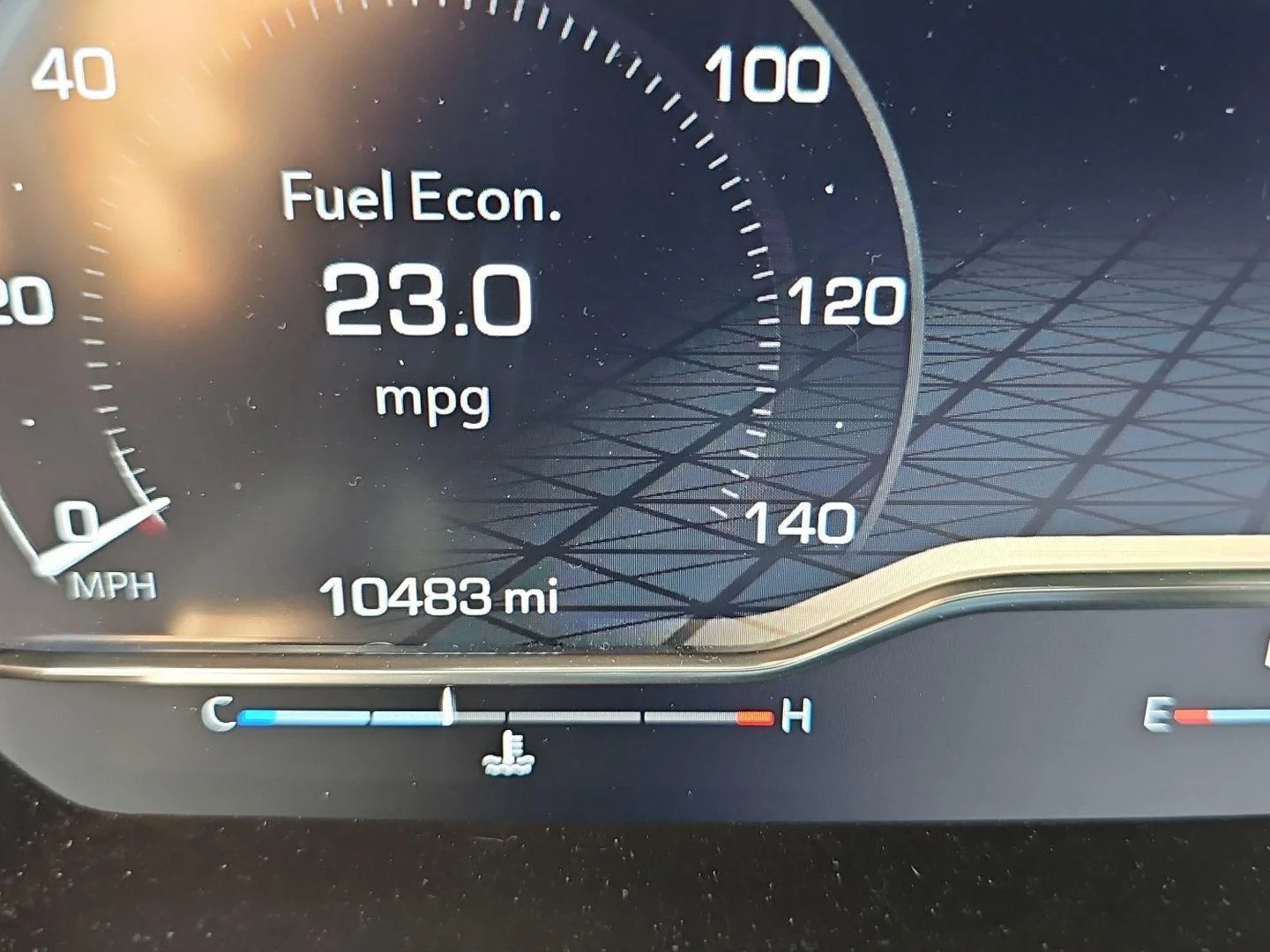 Used 2025 Summit White GMC Elevation image 14