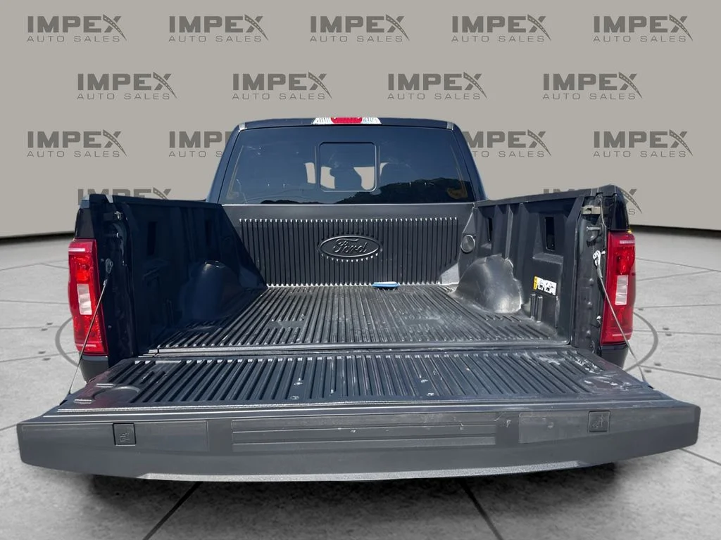 Used 2023 Black Ford XLT image 12