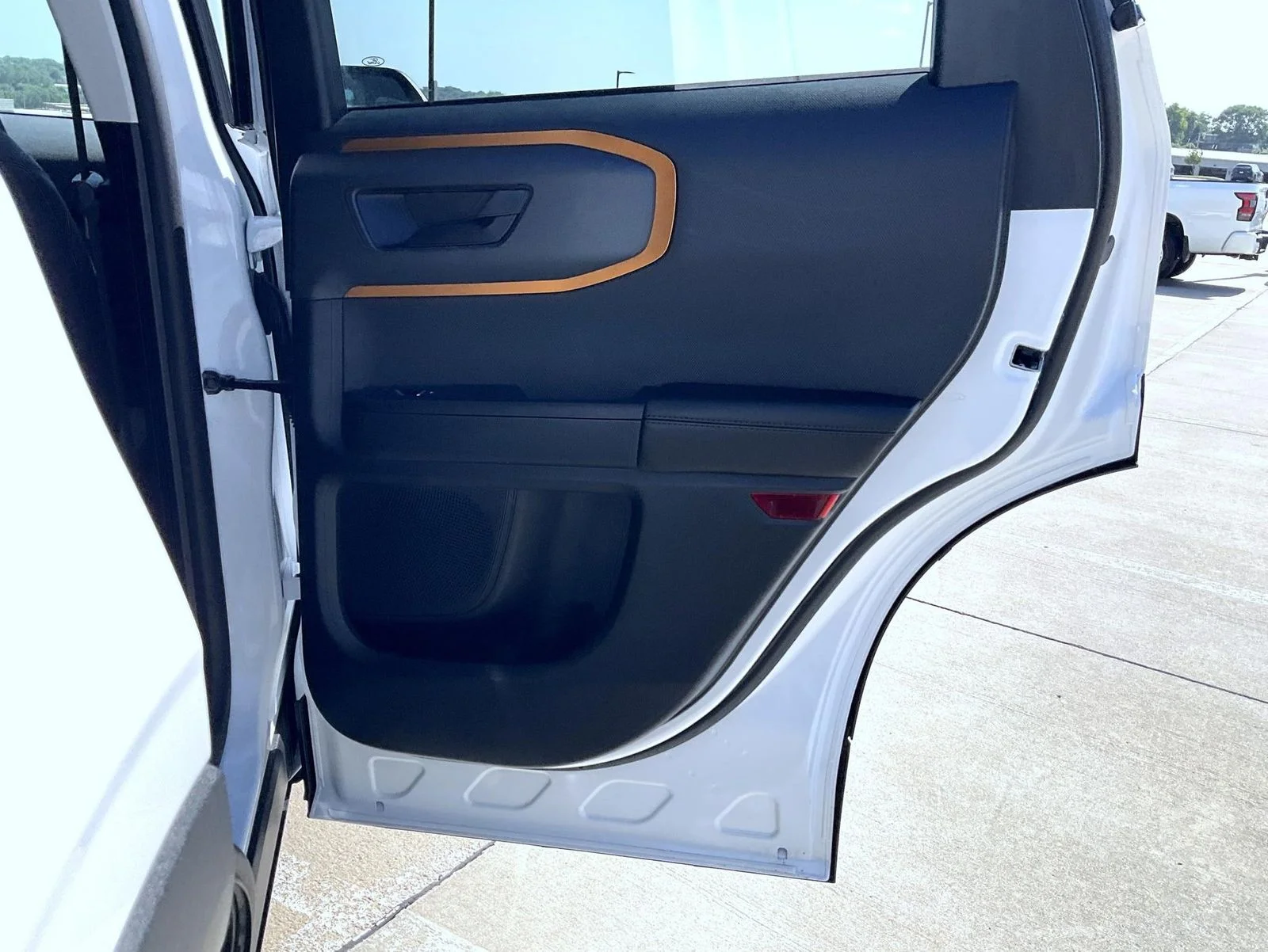 Used 2023 White Ford Badlands image 21