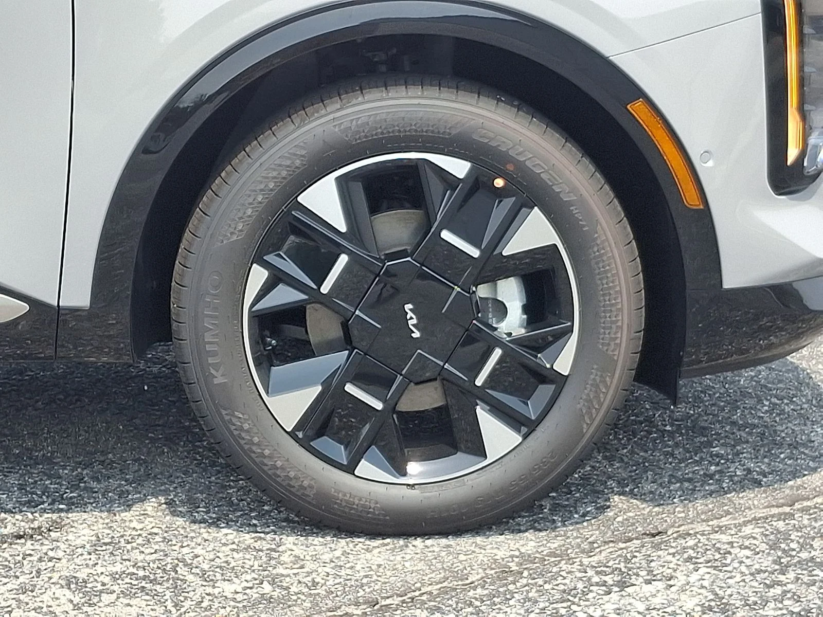 New 2027 Gray Kia SX-Prestige image 9