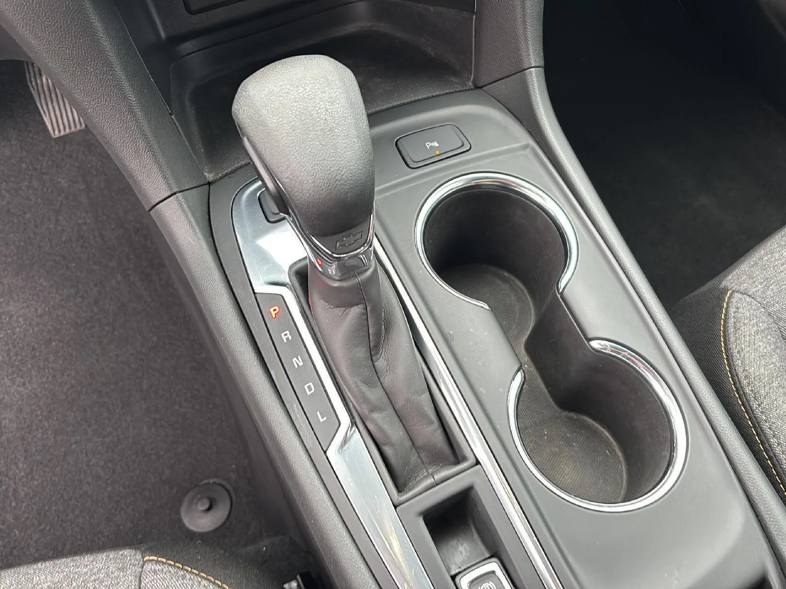 Used 2024 Sterling Gray Metallic Chevrolet LT image 25