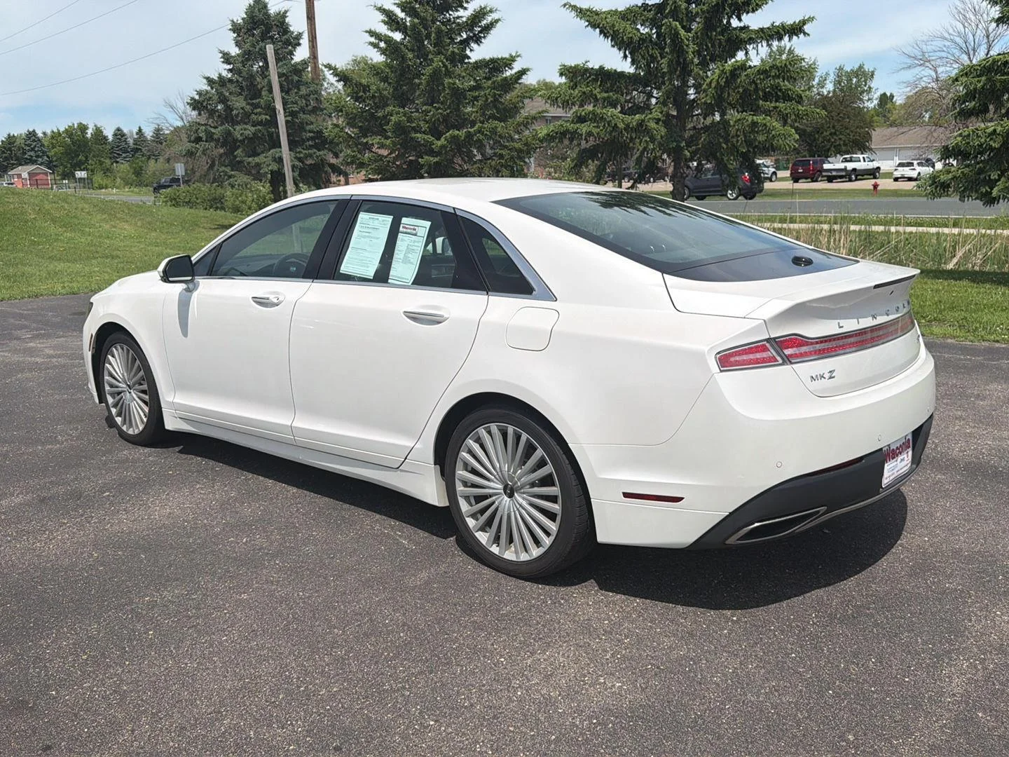 Used 2017 White Platinum Metallic Tri-Coat Lincoln Reserve image 5