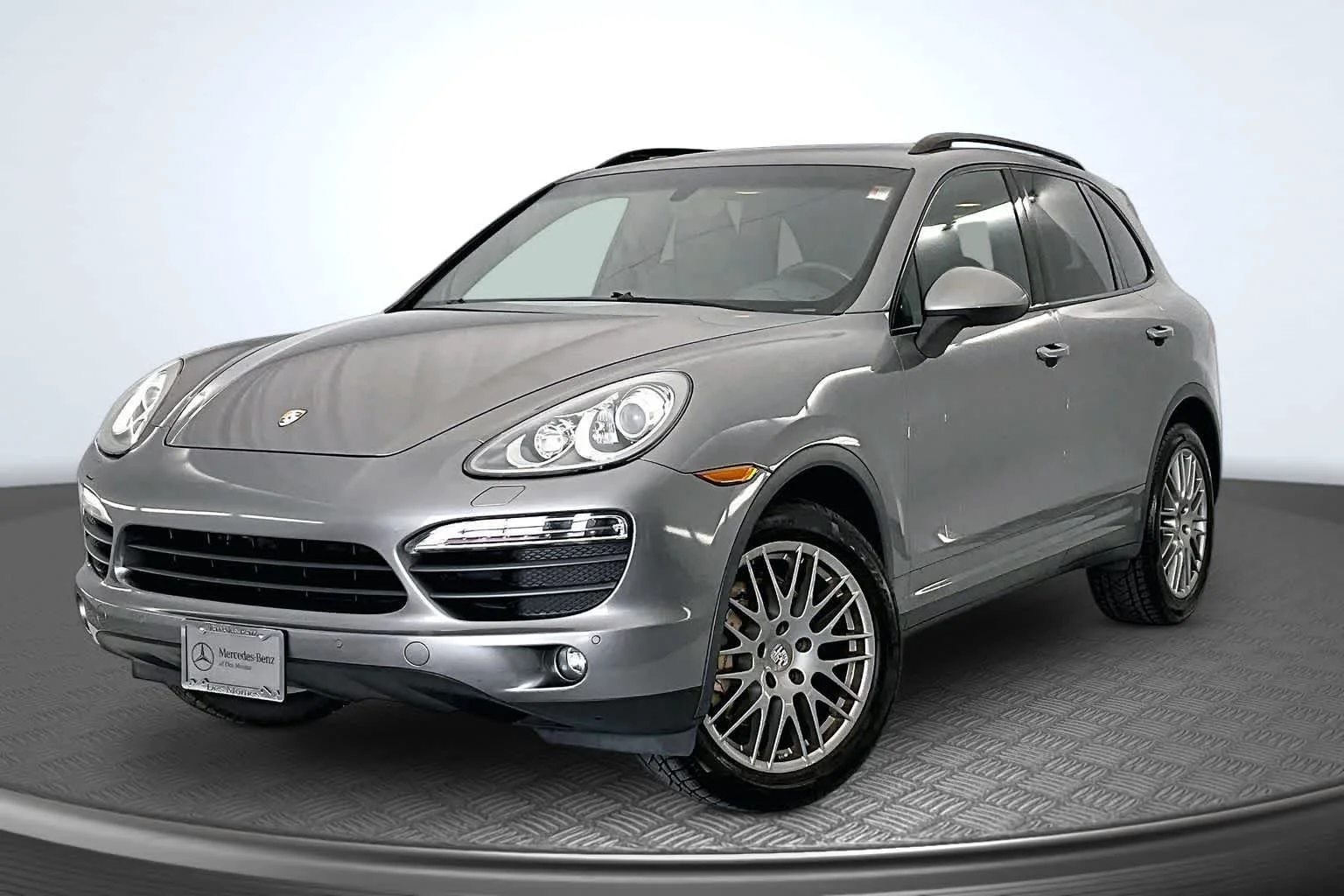 2014 Porsche Cayenne S's photo