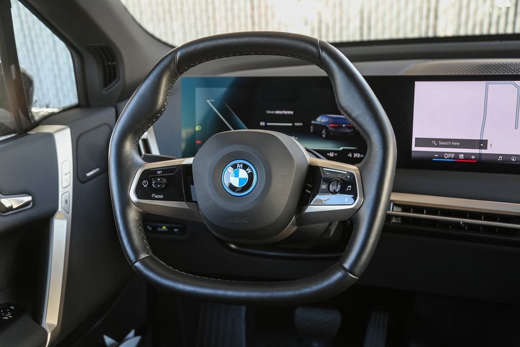 2025 BMW iX 50 - Photo 11