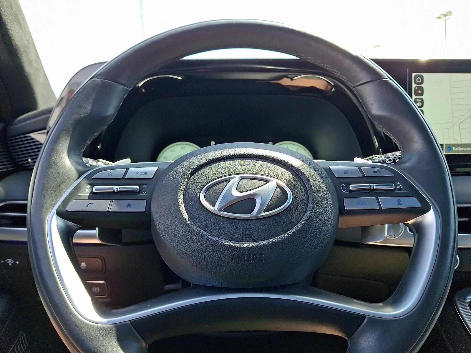 Used 2025 Emerald Hyundai Calligraphy image 21