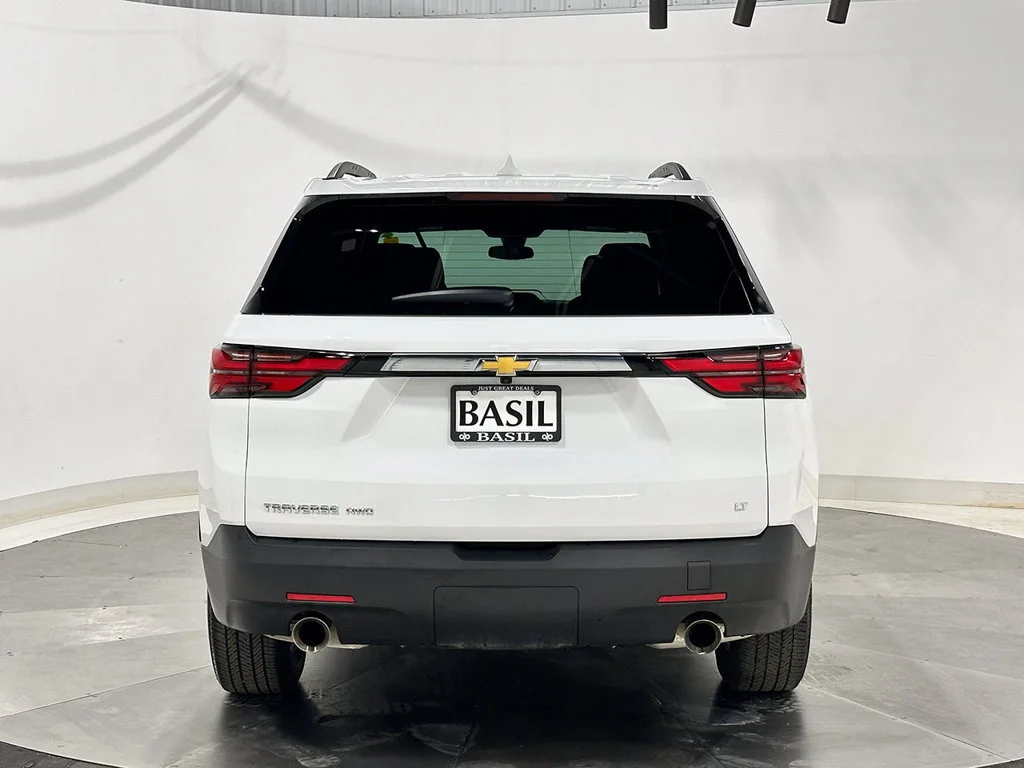 Used 2023 SUMMIT WHITE Chevrolet LT Cloth image 12