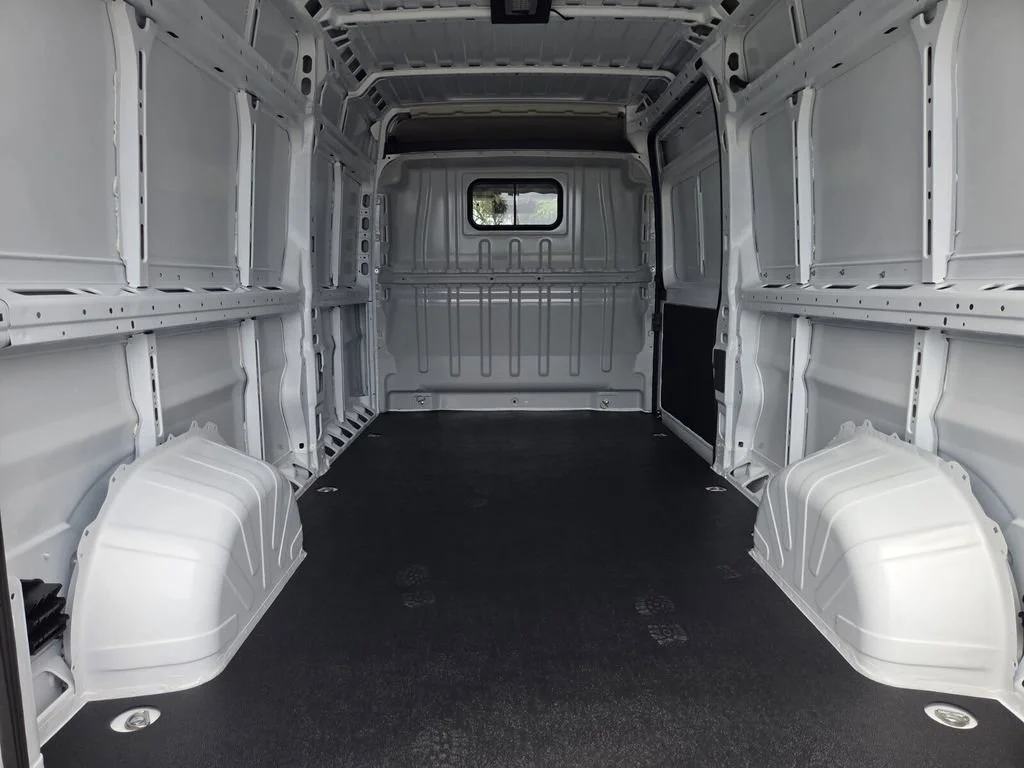 New 2026 Bright White Clear-Coat Exterior Paint RAM Tradesman image 19