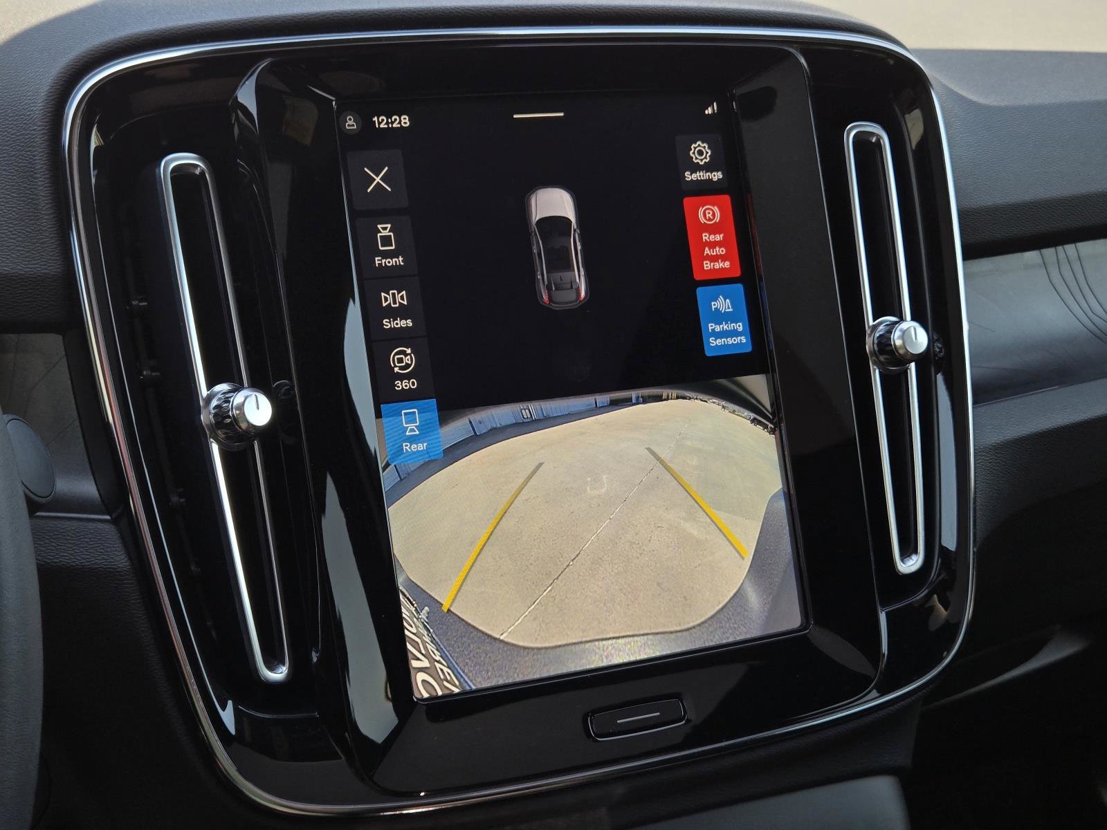 Used 2023 Thunder Gray Metallic Volvo Plus image 22
