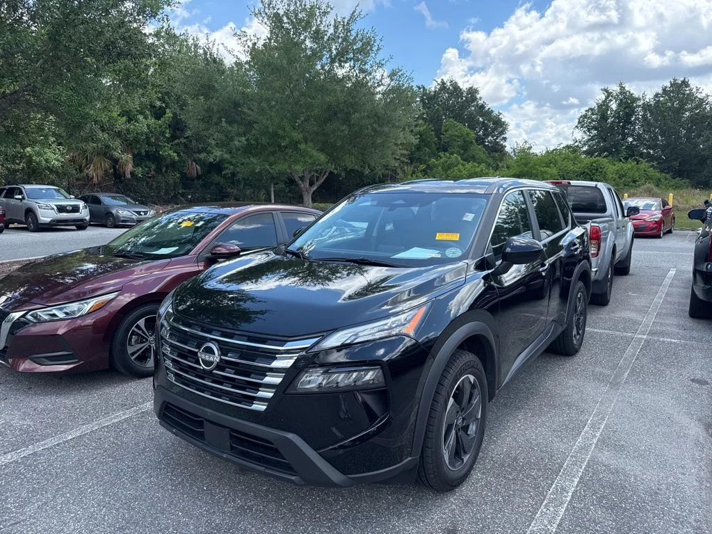 2025 Nissan Rogue SV AWD's photo