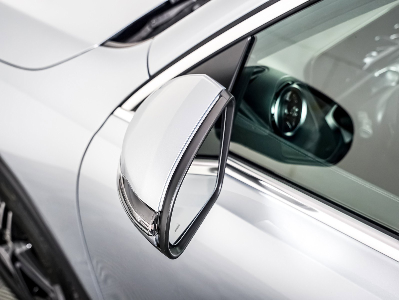 New 2026 Cirrus Silver Metallic Mercedes-Benz GLB 250 image 25