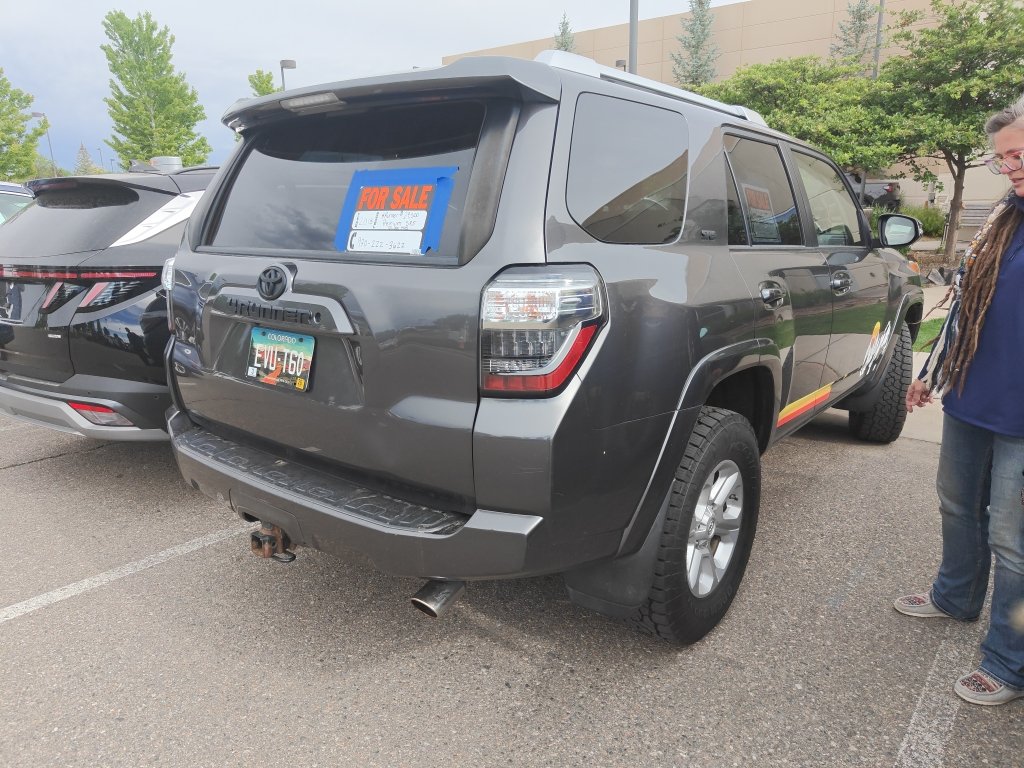Used 2018 Magnetic Gray Metallic Toyota SR5 Premium image 4