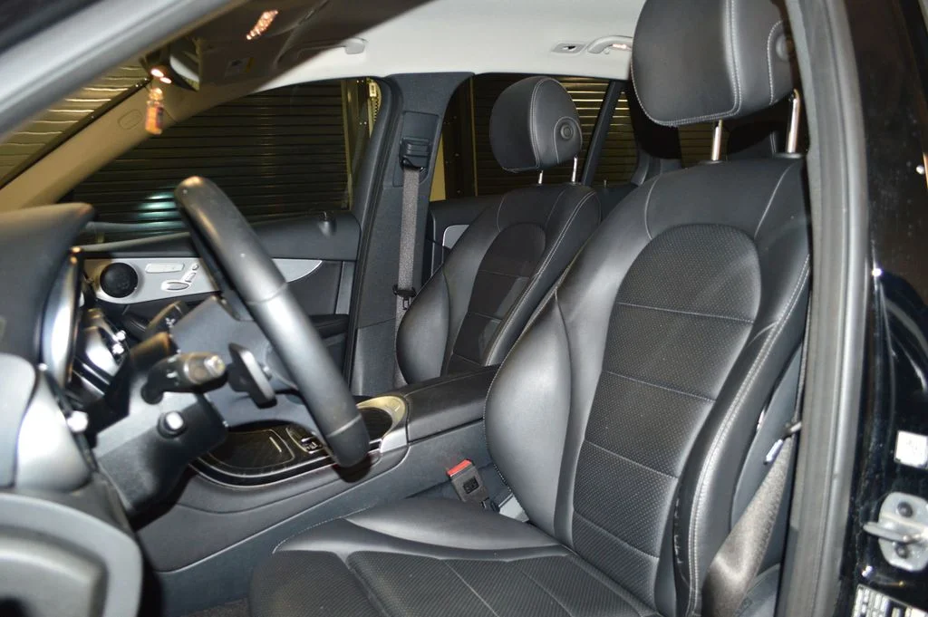 Used 2022 Black Mercedes-Benz GLC 300 image 5