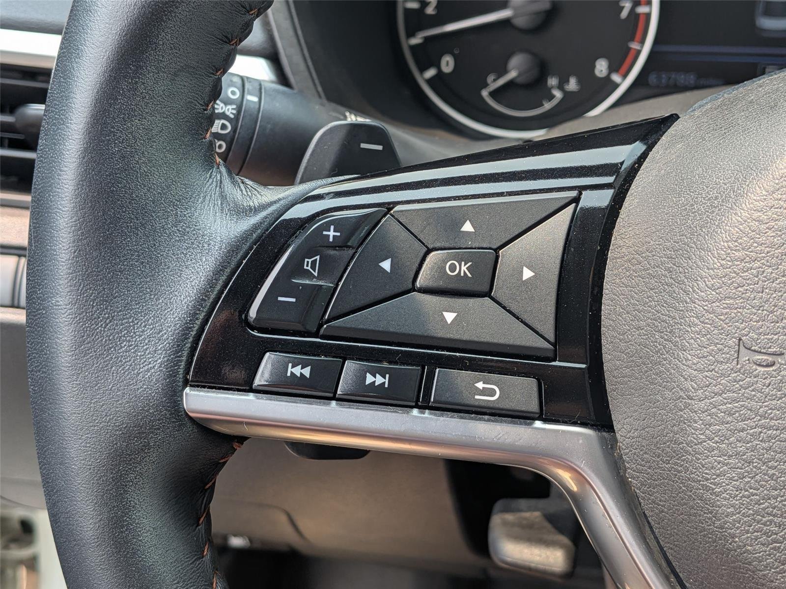 Used 2020 Pearl White Tricoat Nissan 2.5 SR image 18