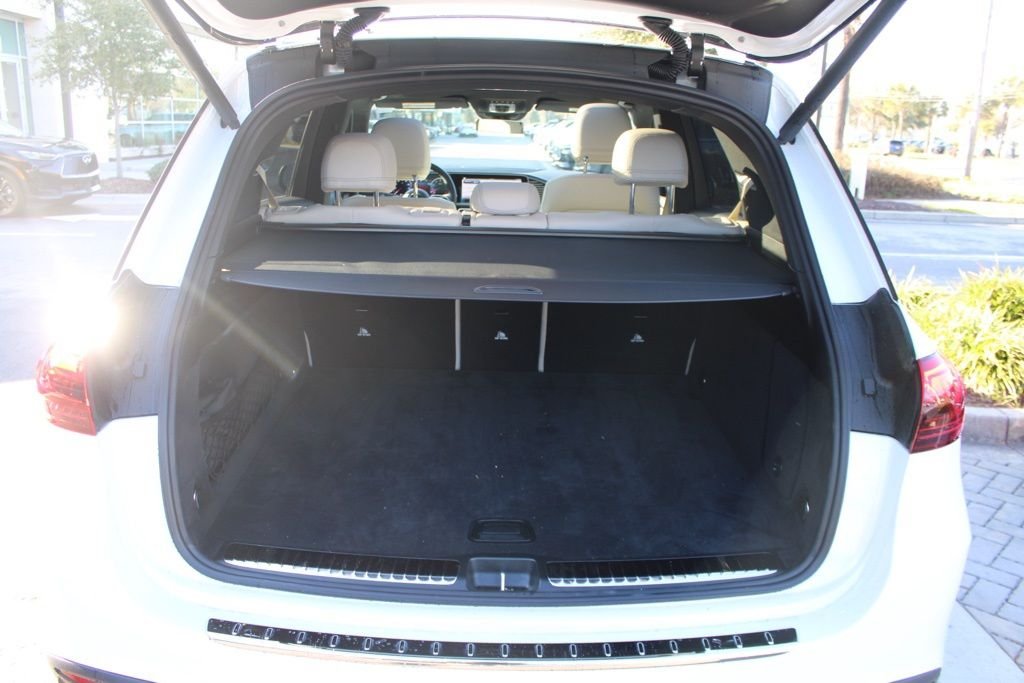 Certified Used 2025 White Mercedes-Benz GLE 450 image 36