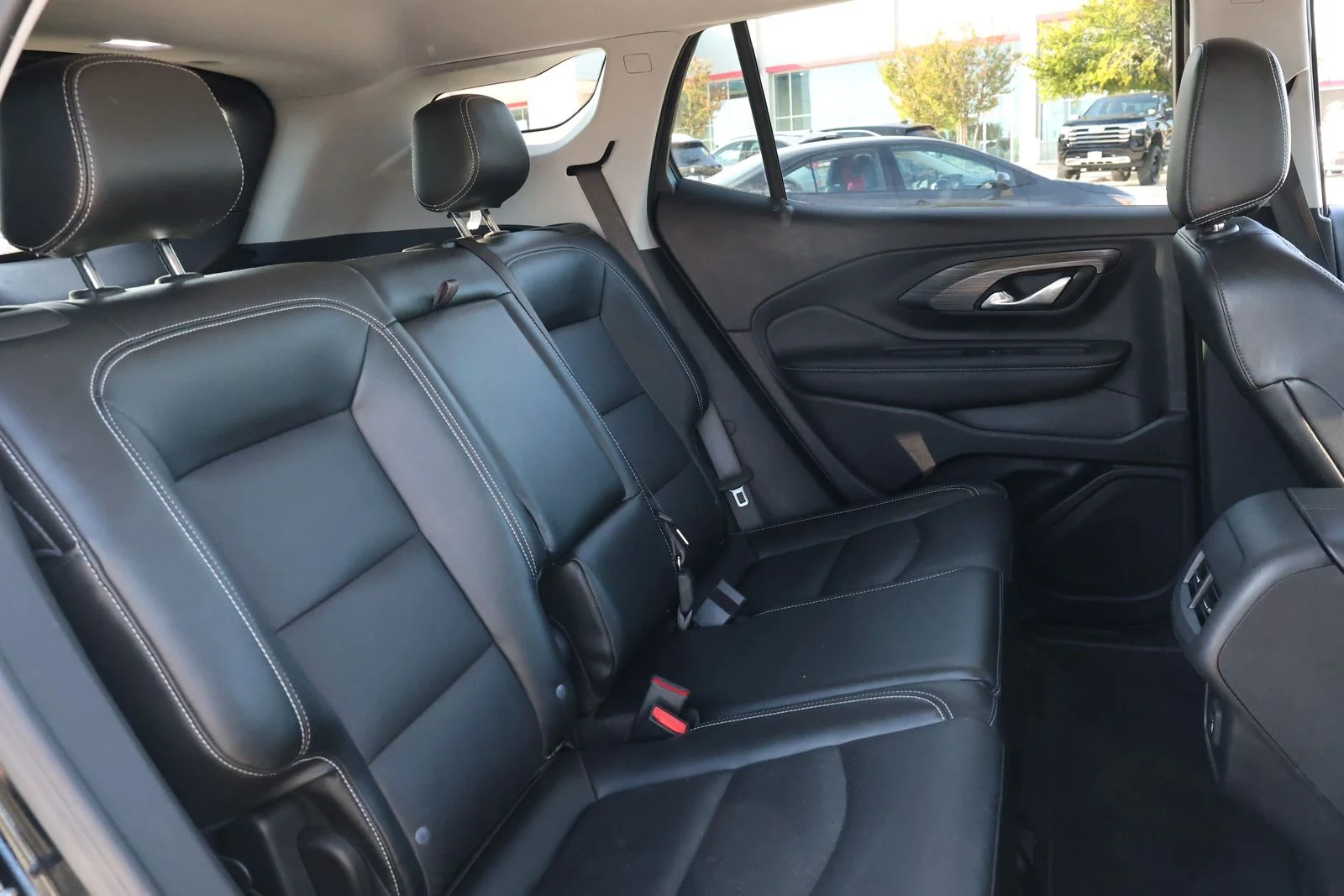 Used 2024 Black GMC SLT image 31