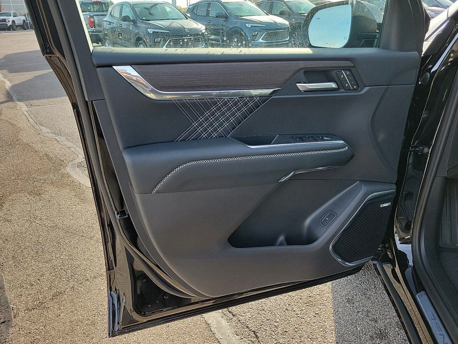 2026 GMC Acadia Denali - Photo 19