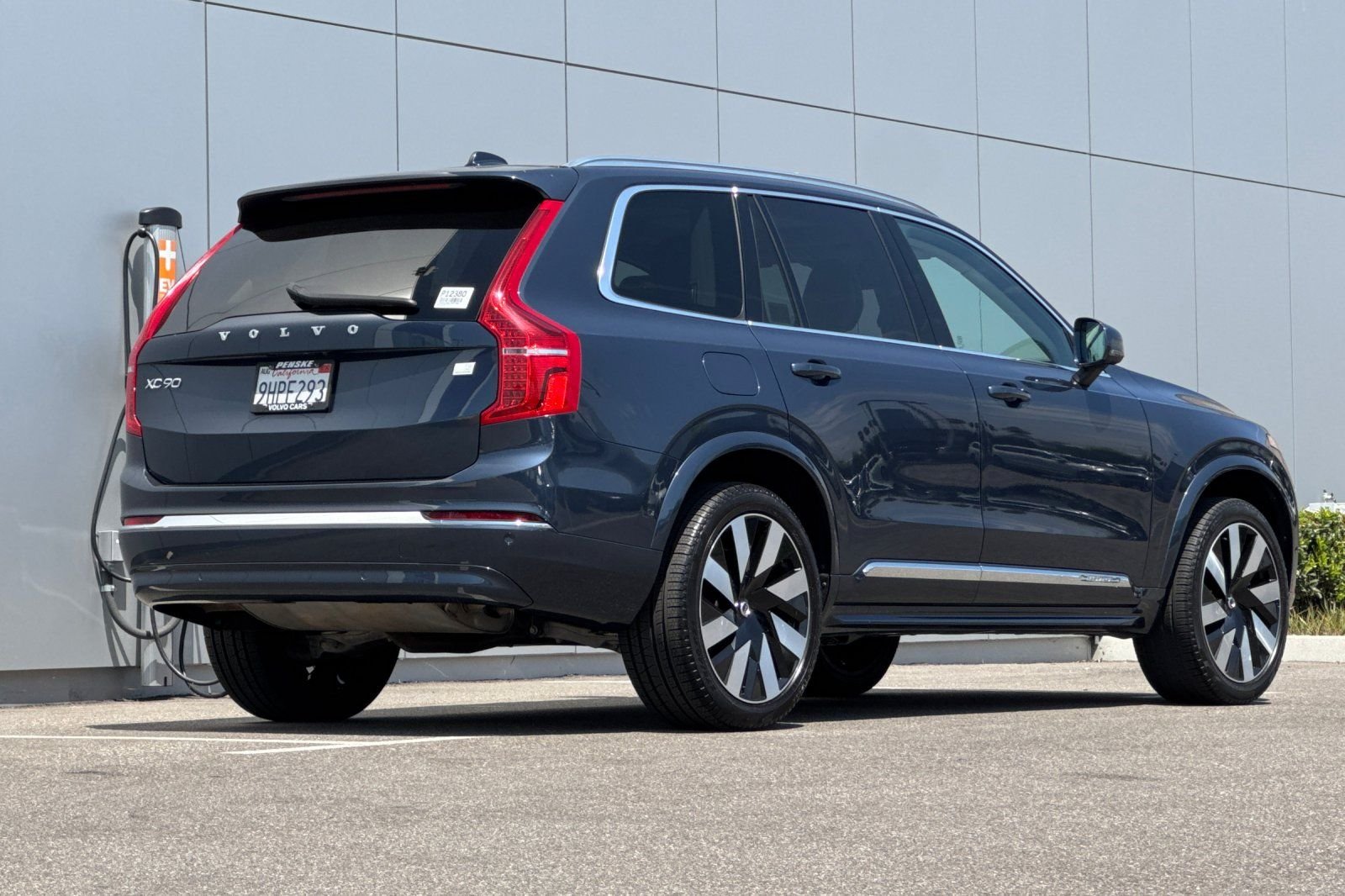Used 2023 Blue Volvo Ultimate image 5