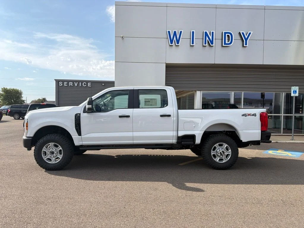 New 2027 Oxford White Ford F-250® XL image 10
